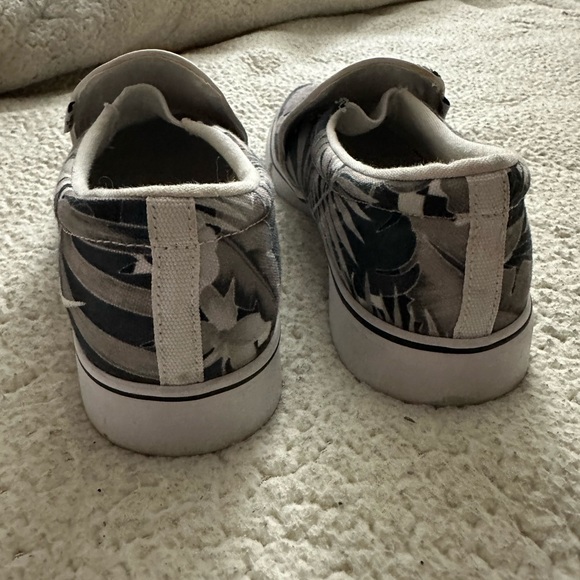 Women’s tropical print slip-on - Picture 3 of 5